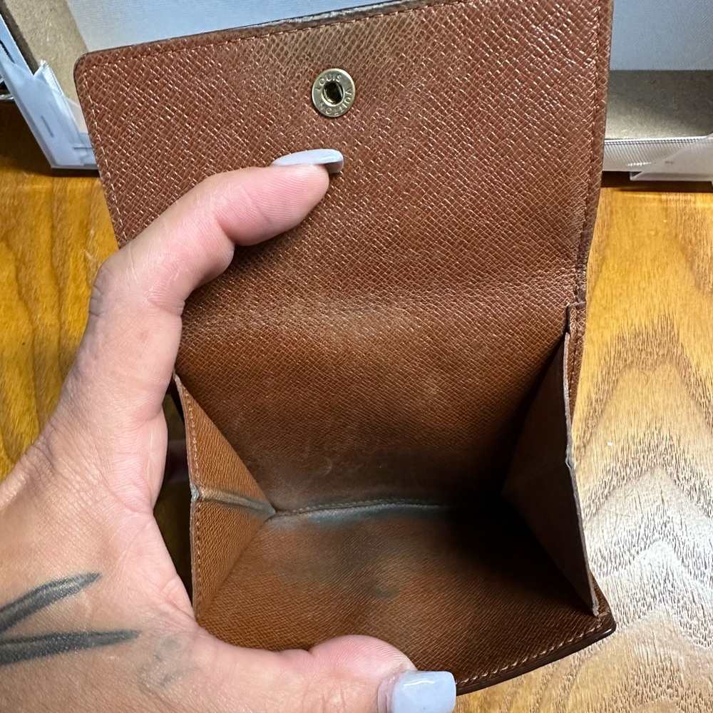 Authentic Louis Vuitton compact wallet - Picture 6 of 10